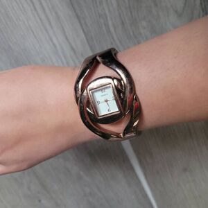Vintage Geneva‎ copper colored cuff style slide on watch needs battery